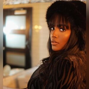 Elegant Black Faux Fur Hat for Women